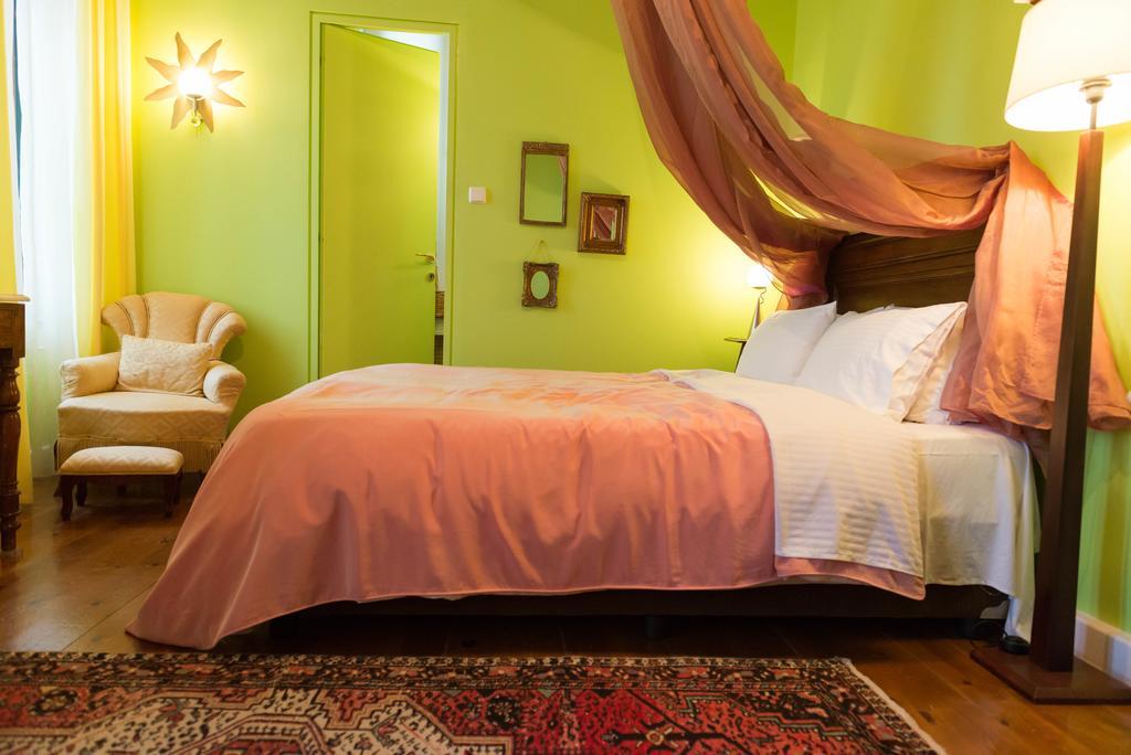 Vogiatzopoulou Guesthouse Agios Georgios Nilias Habitación foto