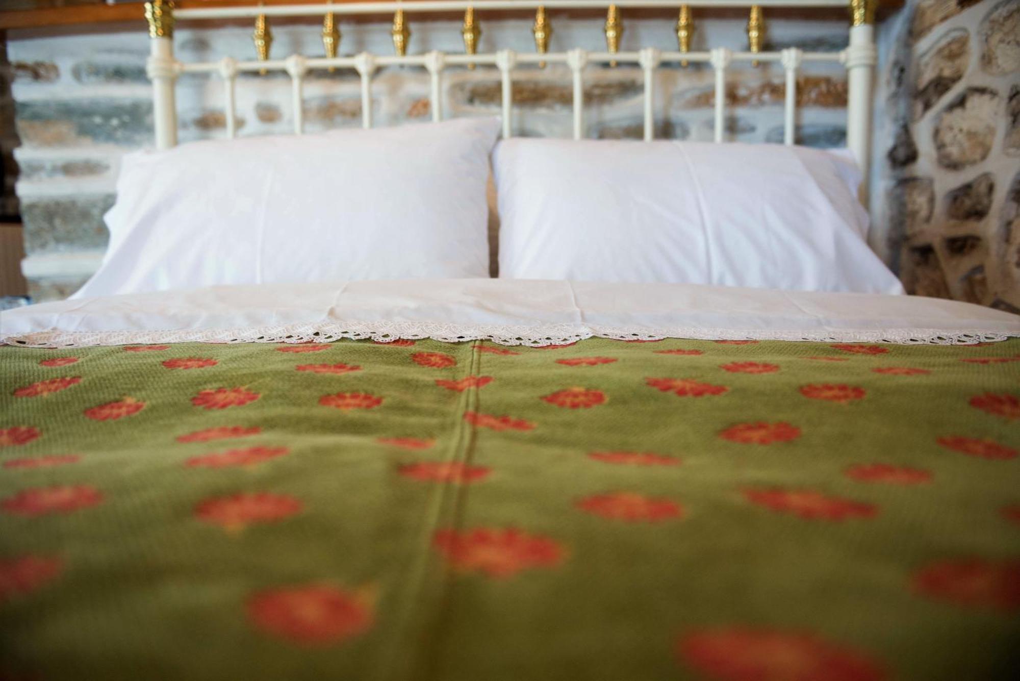 Vogiatzopoulou Guesthouse Agios Georgios Nilias Habitación foto